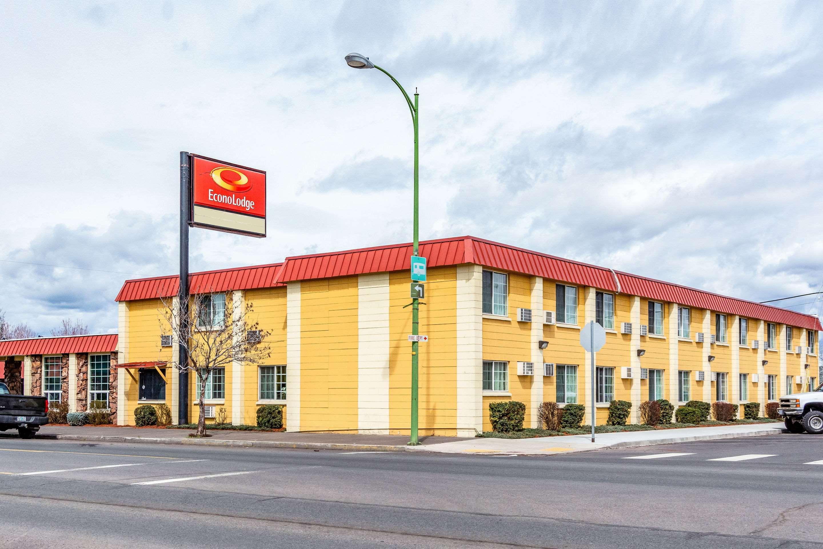 High Desert Inn Прінвілль Екстер'єр фото